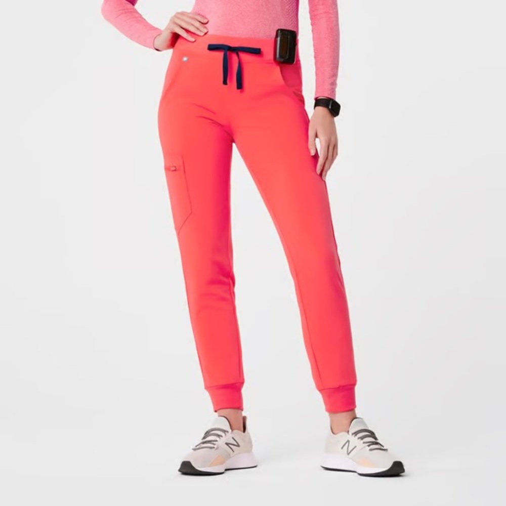Figs Zamora Joggers fiery coral